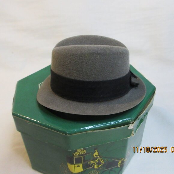 VINTAGE~"DOBBS" FIFTH AVENUE~SALESMAN'S FELT FEDORA SAMPLE~MINIATURE HAT & BOX - Picture 4 of 10